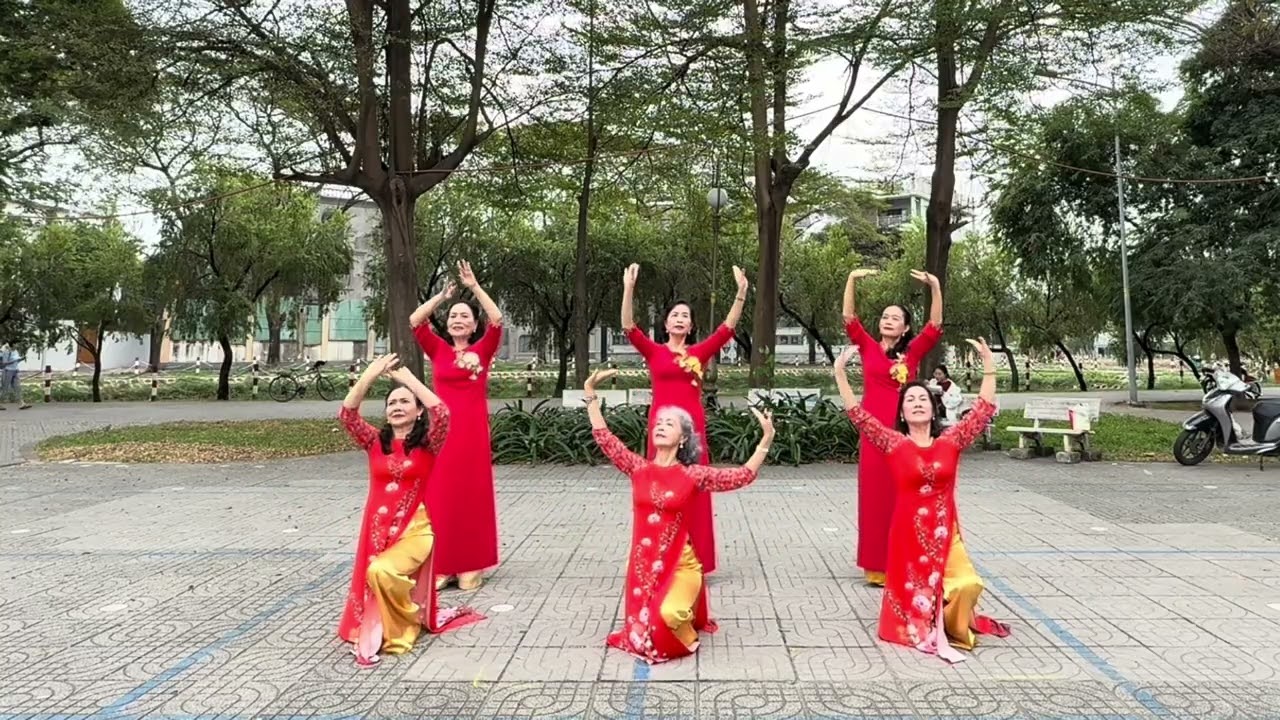 BÀI CA ĐẤT NƯỚC MỪNG XUÂN 