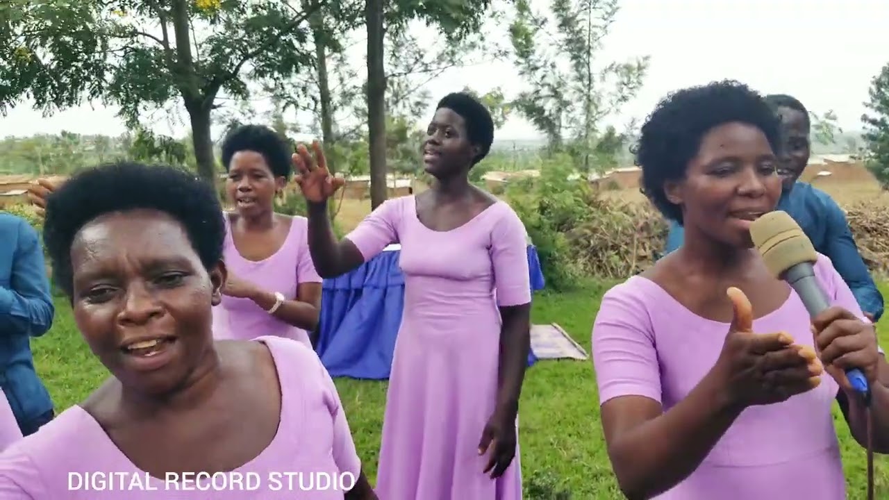 Duhagaze m' ubutayu by Imbutozumwuka choir NYAKIGANDO SDA CHURCH