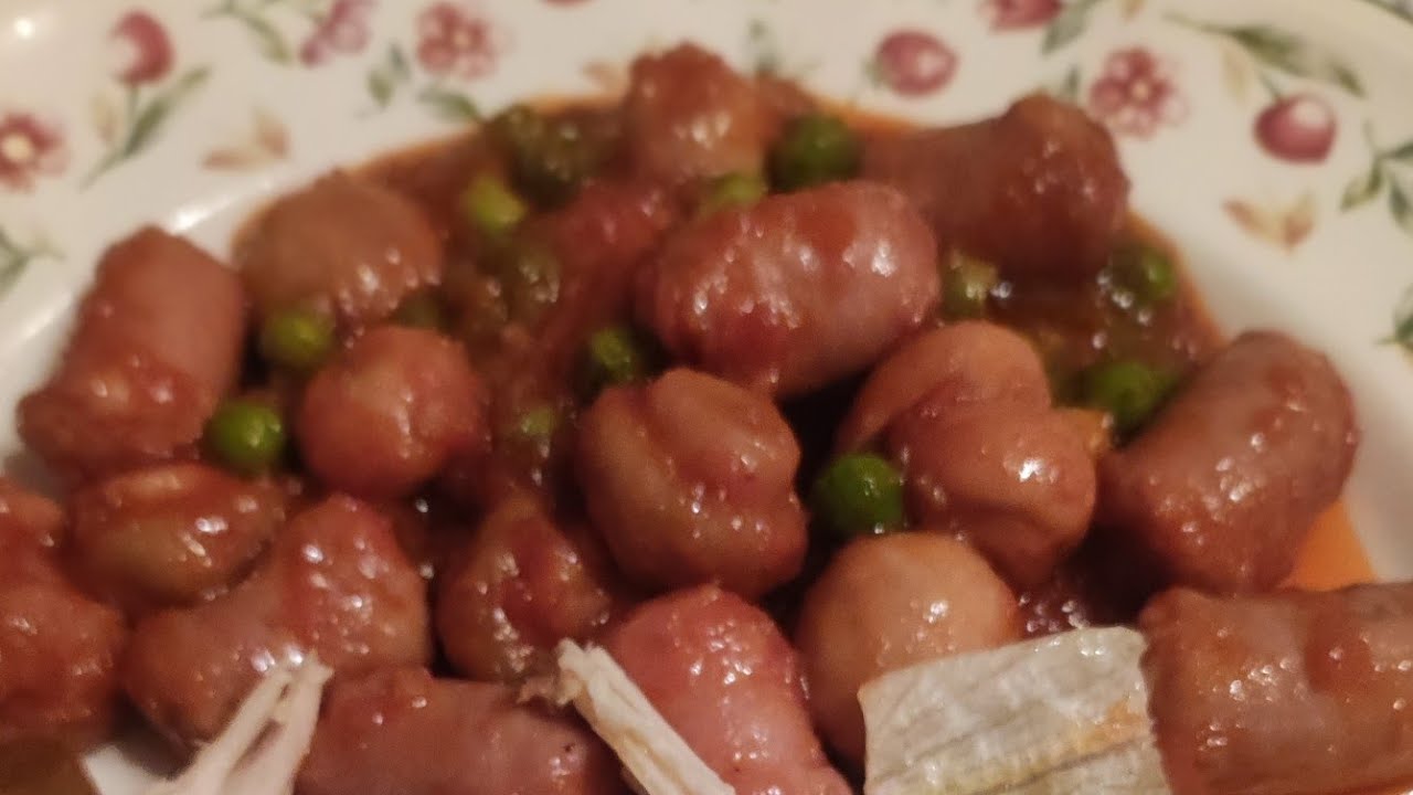 Salchichas al vino con champi&ntilde;ones y guisantes!! #comidarica #comidaf&aacute;cil #comidabarata