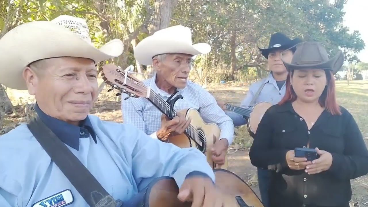 GRAN SORPRESA NOS 🥰TRAEL 🎶 EL BAJISTA  ❤💥NOS CANTA NIÑAS 👧 INGRATAS🔥🎼