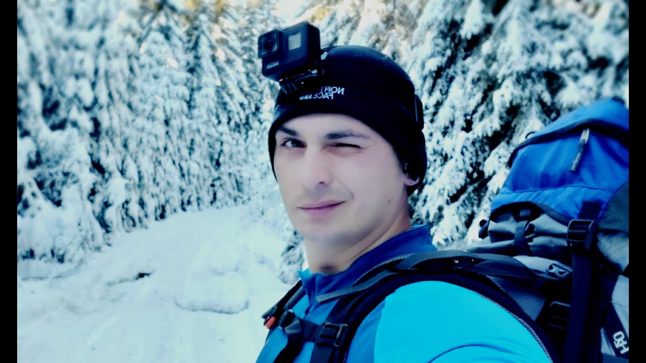 Carpathian Mountains winter hiking (part 1)   Refugiul Iezer, Cabana lomhasi