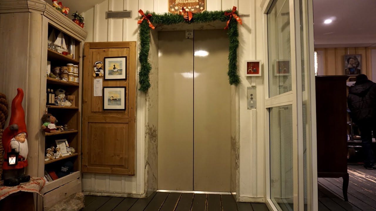 Rare 1972 ASEA Graham hydraulic elevator with automatic doors @ Sk&auml;rg&aring;rdshotellet, Nyn&auml;shamn, Sweden
