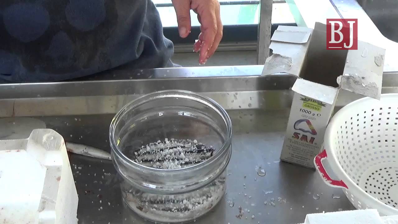 Come si salano le acciughe?