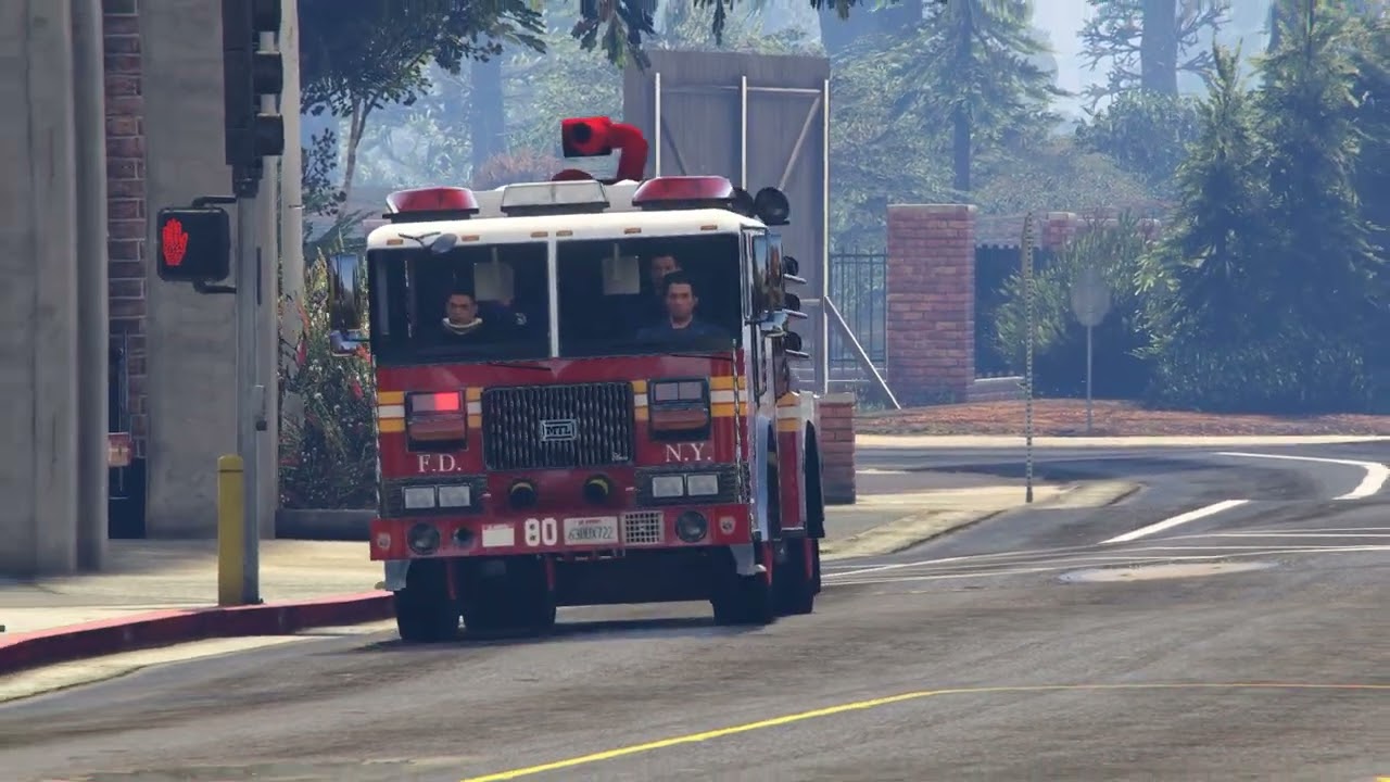 GTA 5 - 7 minute compilation of emergency vehicles responding