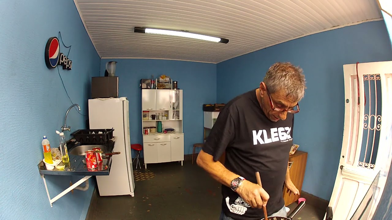 KLE 621 FULL FAZENDO ALMOÇO PARA RAPAZIADA ANO DE 2013 ESSE PATRÃO