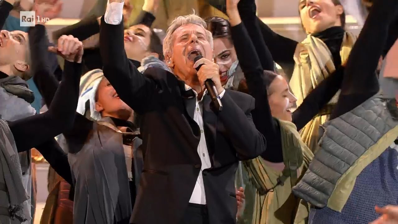 La vita &egrave; adesso - Claudio Baglioni - Live al Foro Italico - A TUTTO CUORE - Rai 1