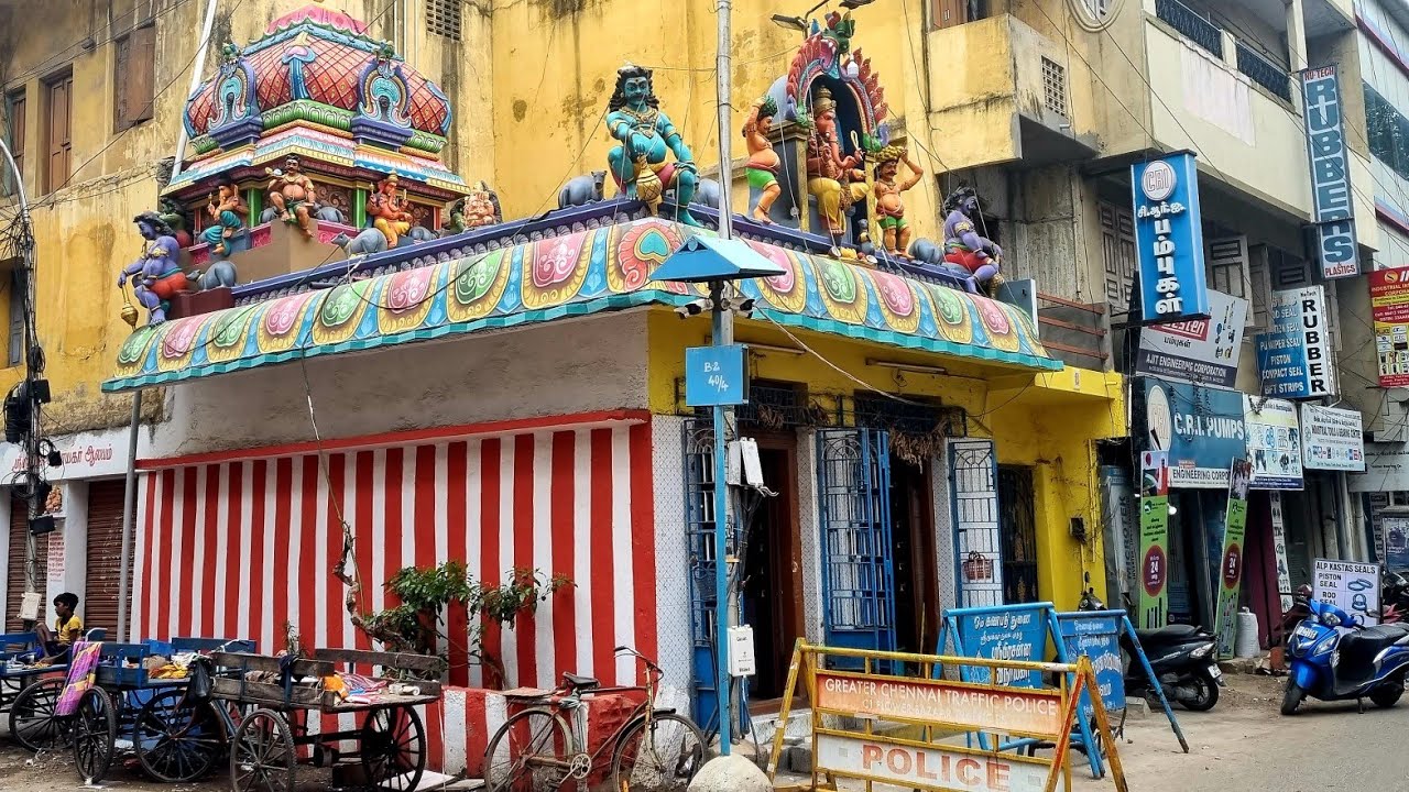 Walking in Chennai (India)