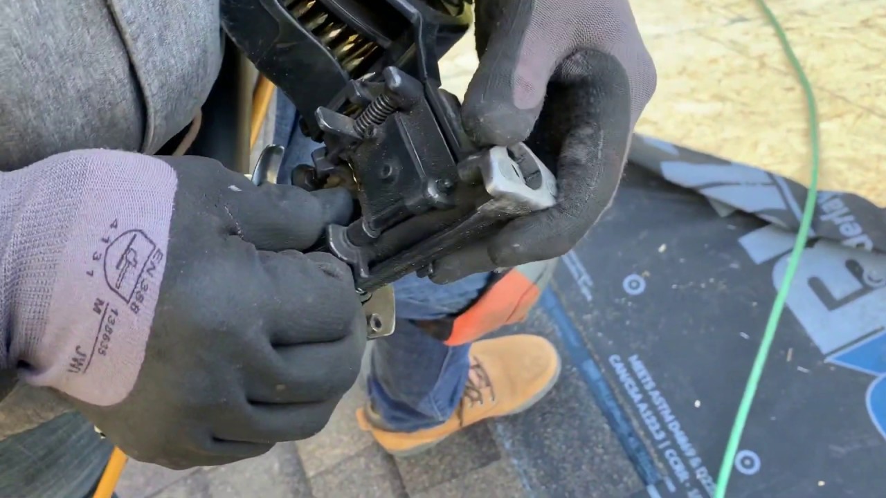 Como regular la presión de la pistola de Roofing.How to regulate gun pressure#Roofing#Shingles