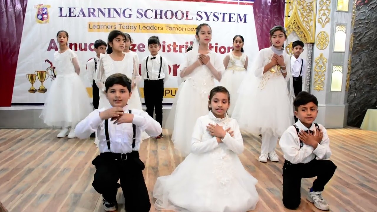 Students performing parents tribute #lss #youtube #viral #school #education #pakistan #2023