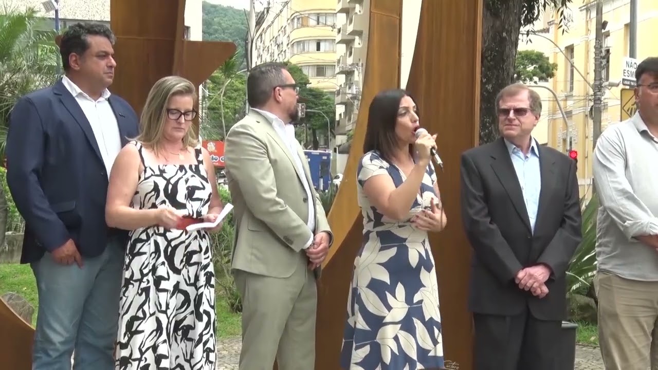 MONUMENTO “A LANTERNA – LUZ LÍGURE NO MUNDO