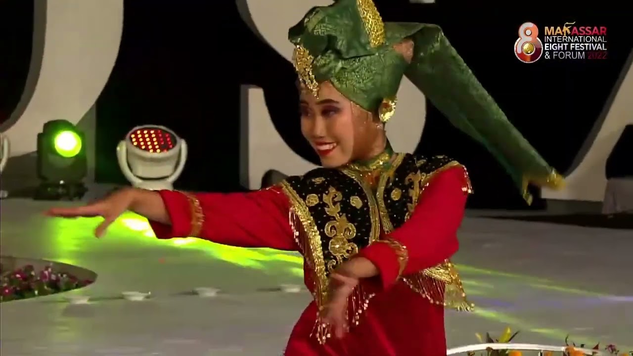 Tari Ragam Andalas SMKN 7 Padang tampil di Makassar International Eight Festival & Forum 2022