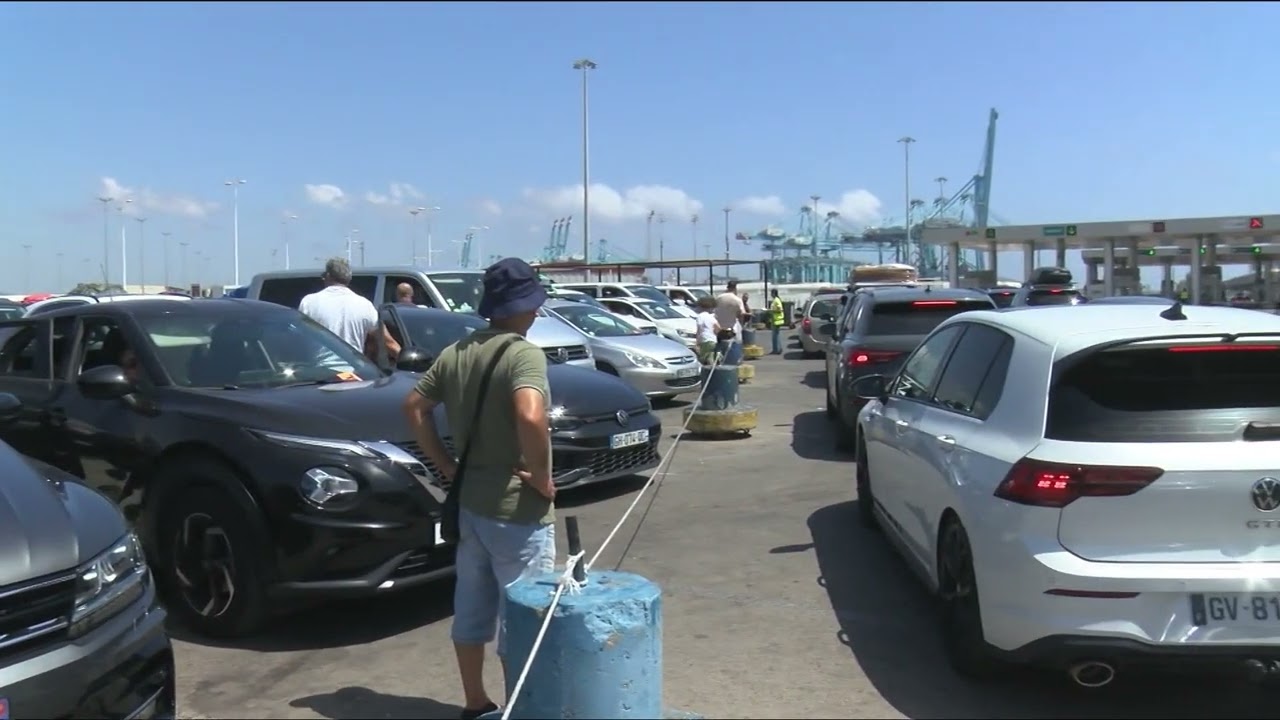 Más de 22.700 pasajeros y 6.300 vehículos llegaron ayer al Puerto de Algeciras