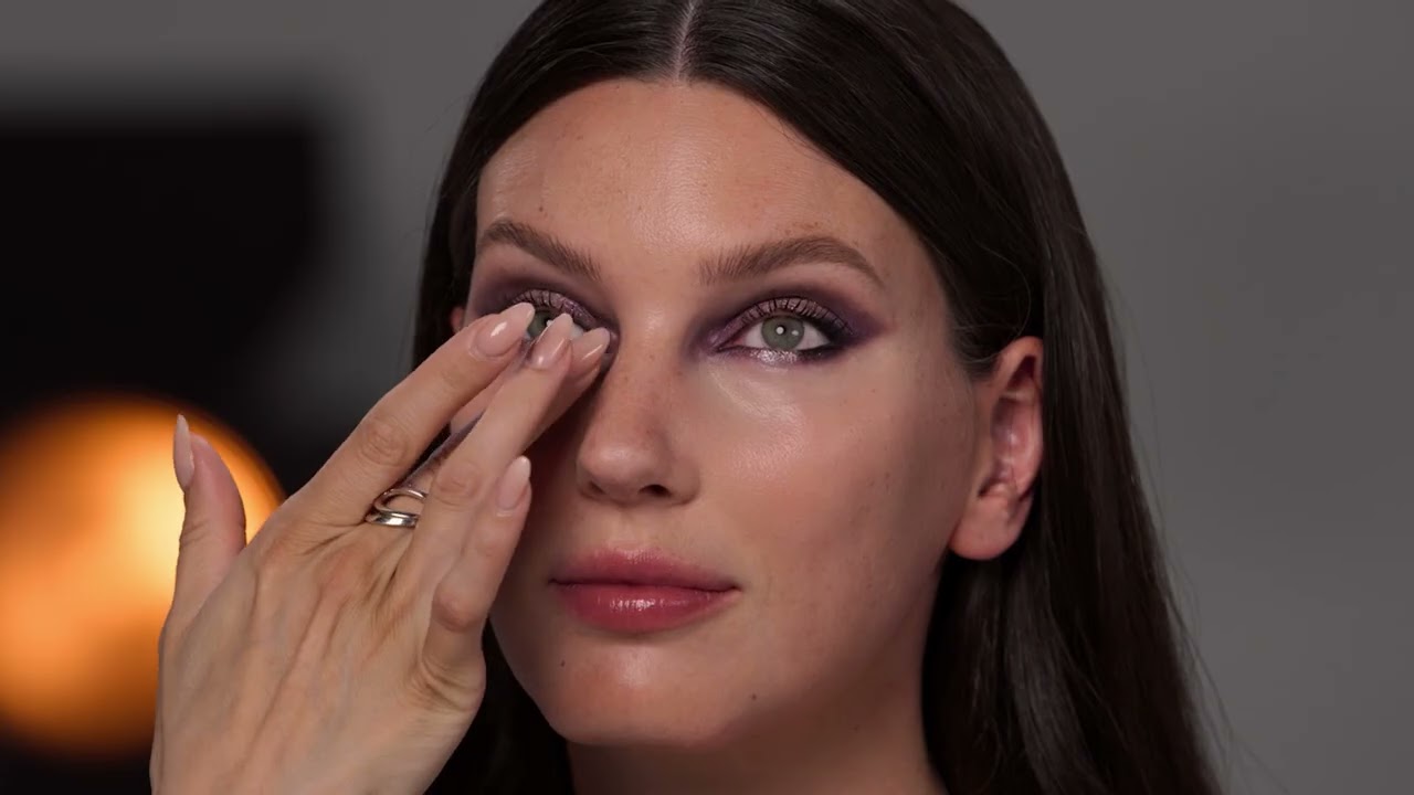 Artist in Residence // Halo Smoky Eye Tutorial by Leslie Dumeix