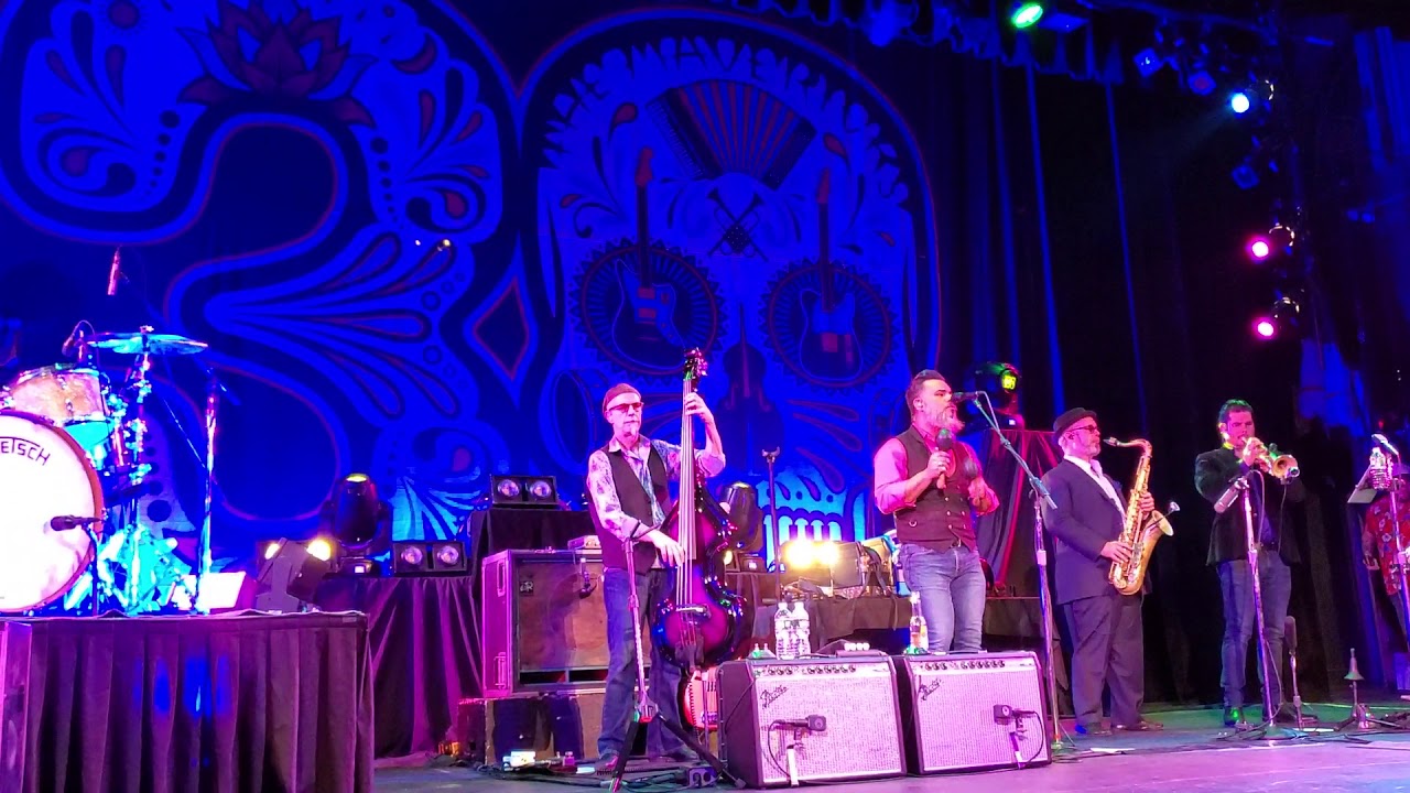 The Mavericks, 'Back In Your Arms Again', Tarrytown Music Hall 11.02.19 (6)
