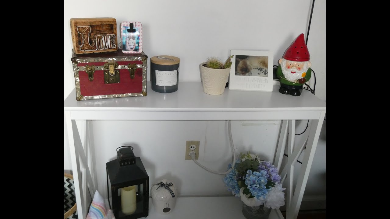Christmas Undecorate/Valentine's & Spring Decorate