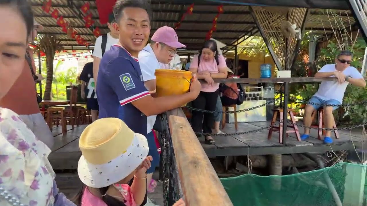 Mùng 3 Tết - Cần Thơ - Xem Cá Lóc Bú Bình