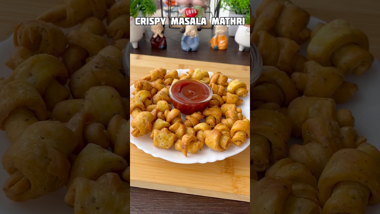 Crispy masala mathri recipe | Tea snacks recipe #shorts #recipe #mathri #snacks #trending #namkeen