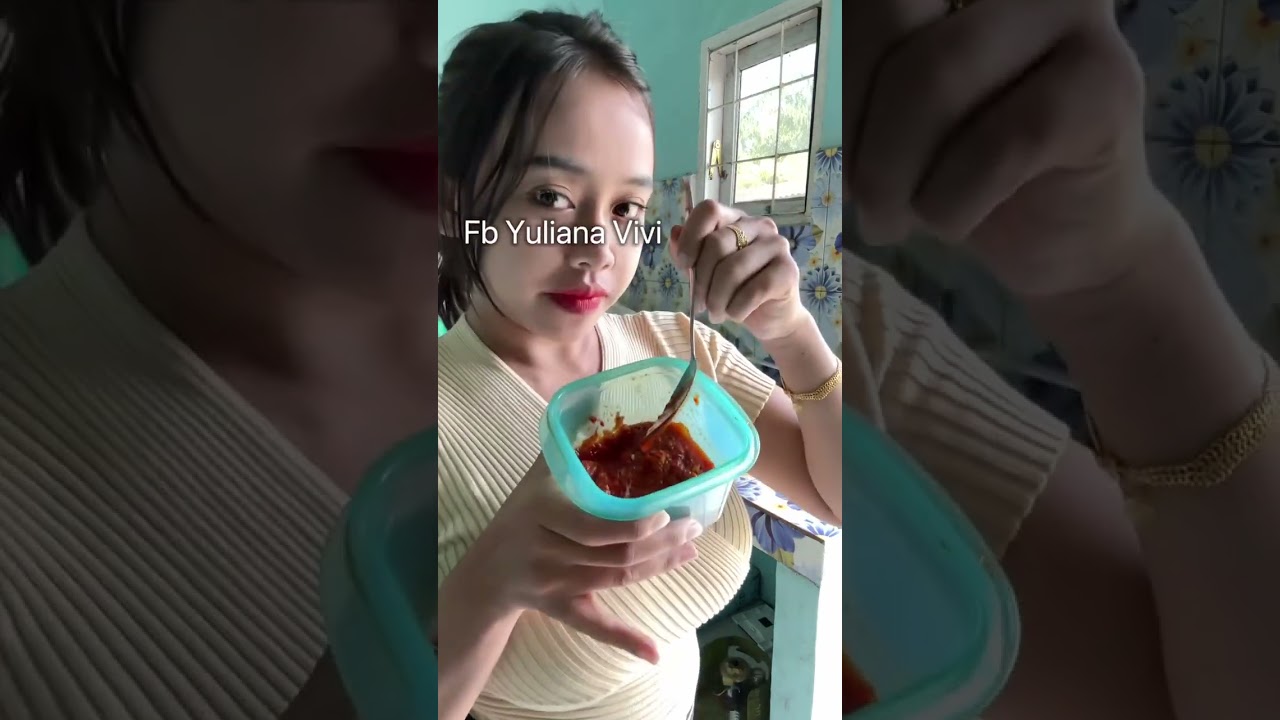 Udah cocok lah jadi istri idaman walaupun masak kadang asin kadang gak enak