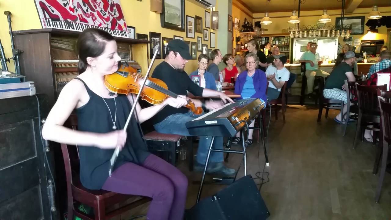 Chrissy Crowley and Jason Roach of Coig at the Red Shoe