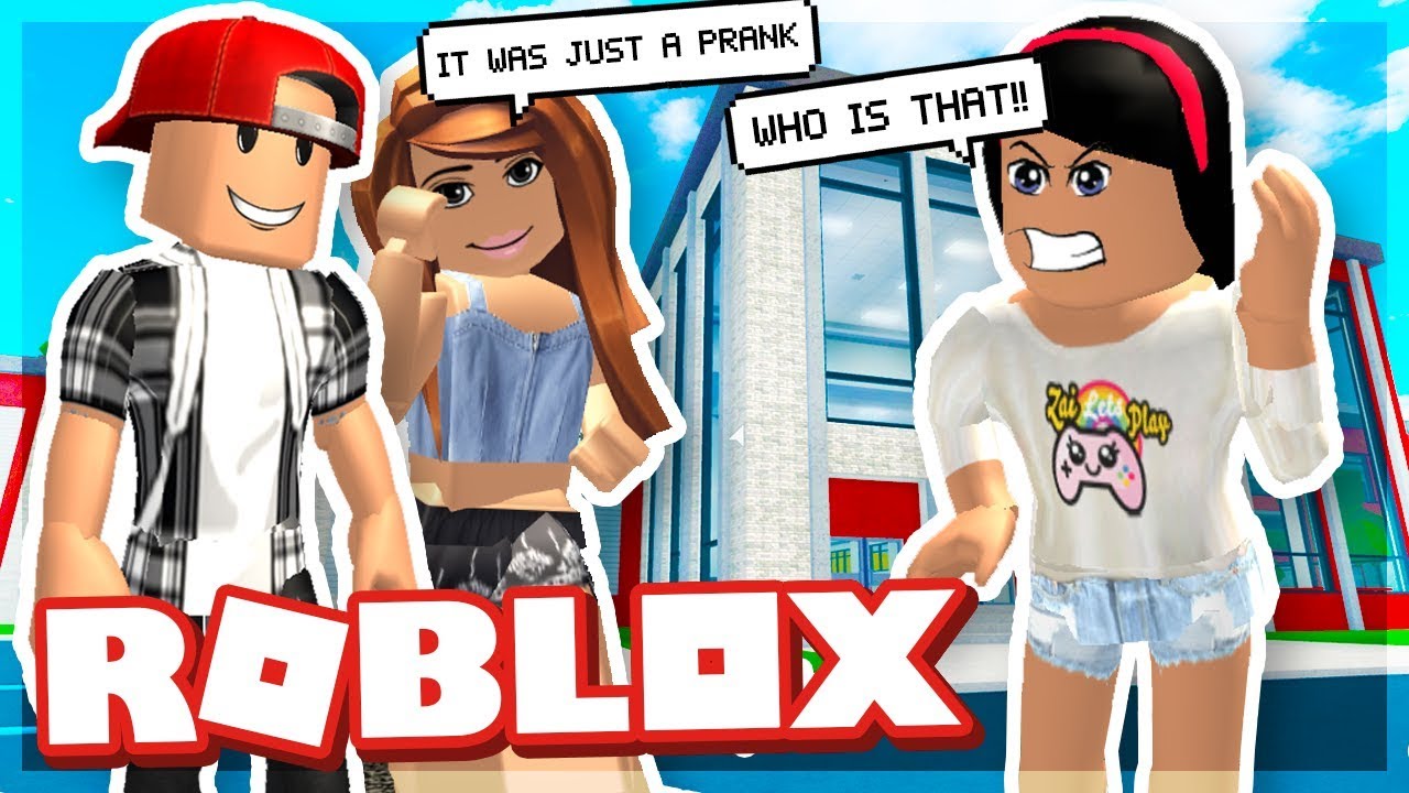 MY GIRLFRIEND IS MAD THAT I PRANKED HER - ROBLOX
