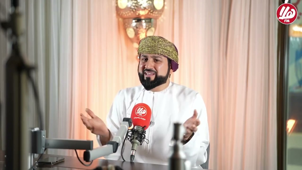 صرت أخجل أذكر تصرفات بعض المشاهير المبتذلة | د.طلال الرواحي | كل الأسئلة