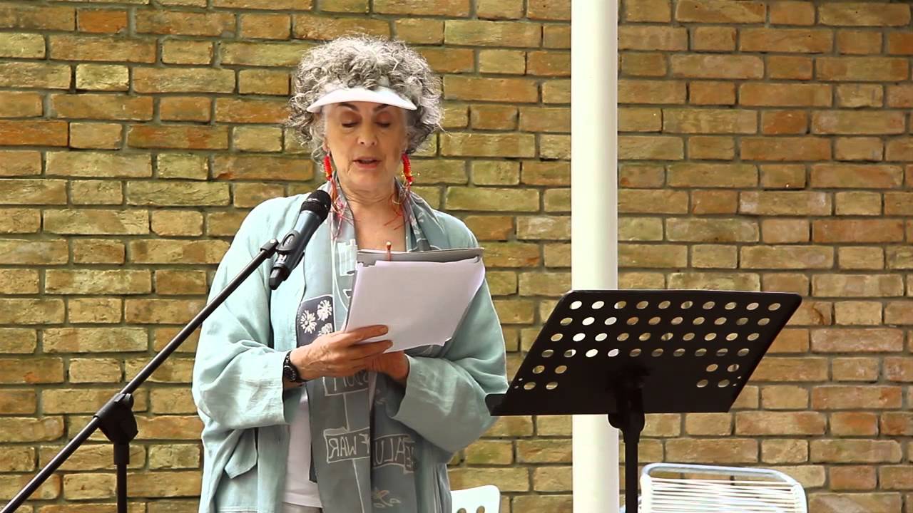 Eleanor Bron - A stroll through a fun palace