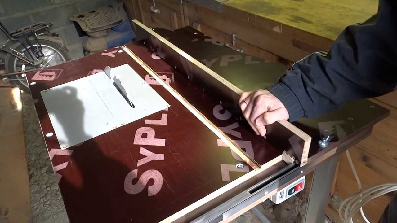Циркулярный стол из ручной циркулярной пилы своими руками. Вариант 1