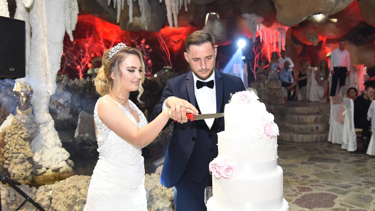 Hyrja e ciftit Sa bukur na ka dal nusja