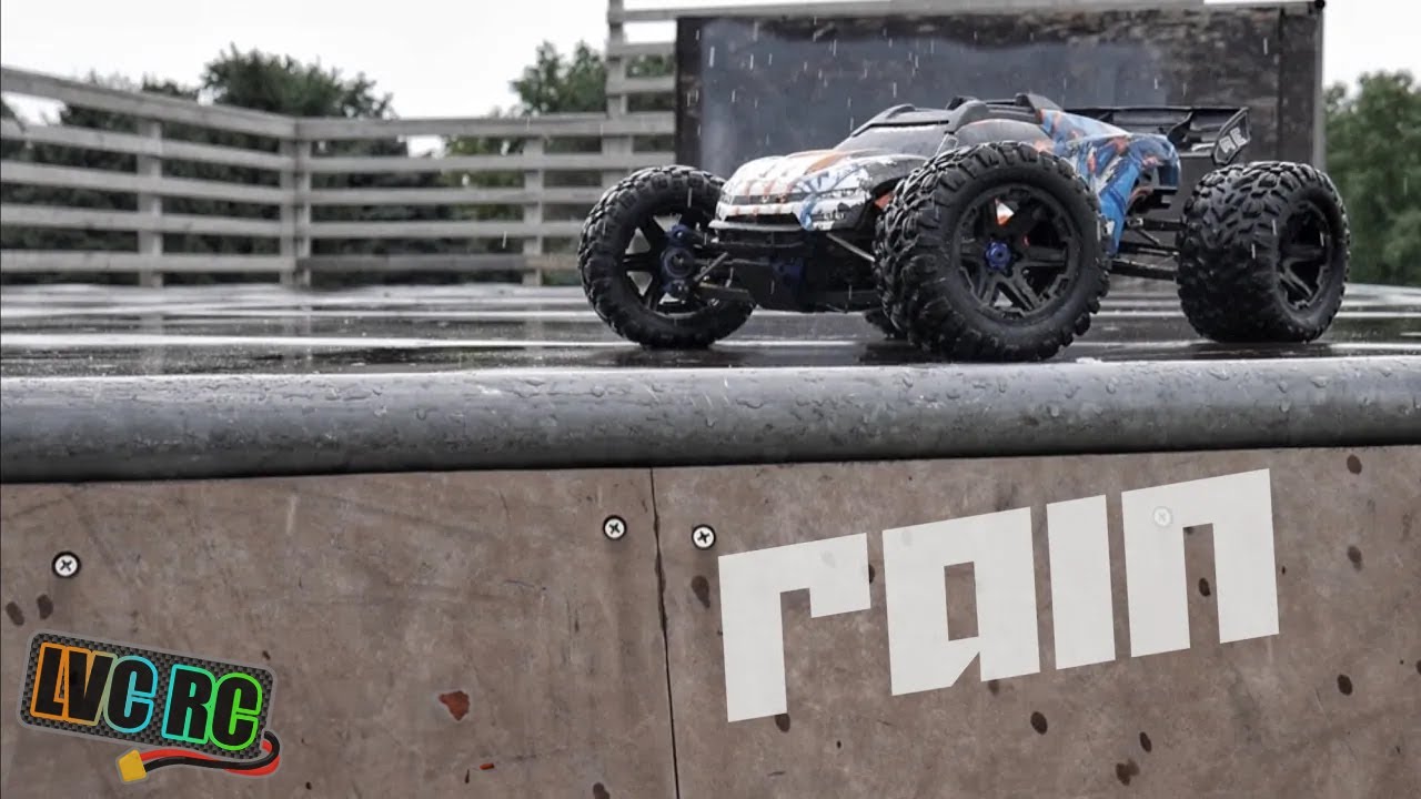 Traxxas E-Revo 2.0 RAINY DAY Skatepark Bash!