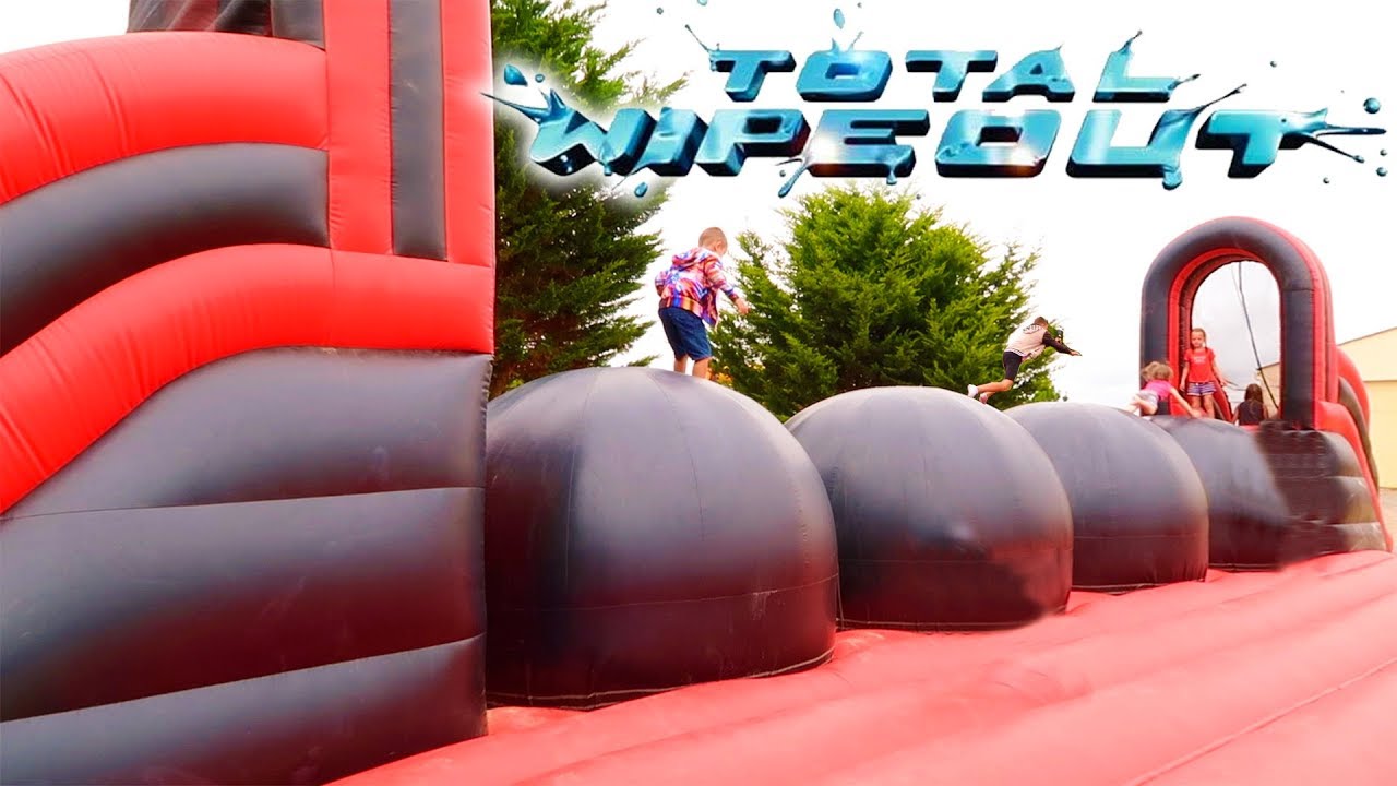 VLOG - TOTAL WIPEOUT au PARC DES DUNES - Structures Gonflables G&eacute;antes