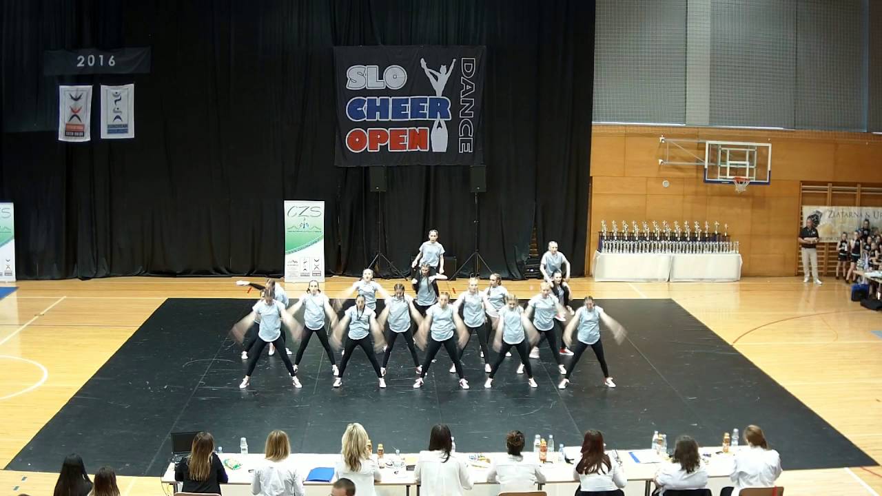 SCO 2016 — JDHH — Twist Divas junior {ŠK Twist — SVN}