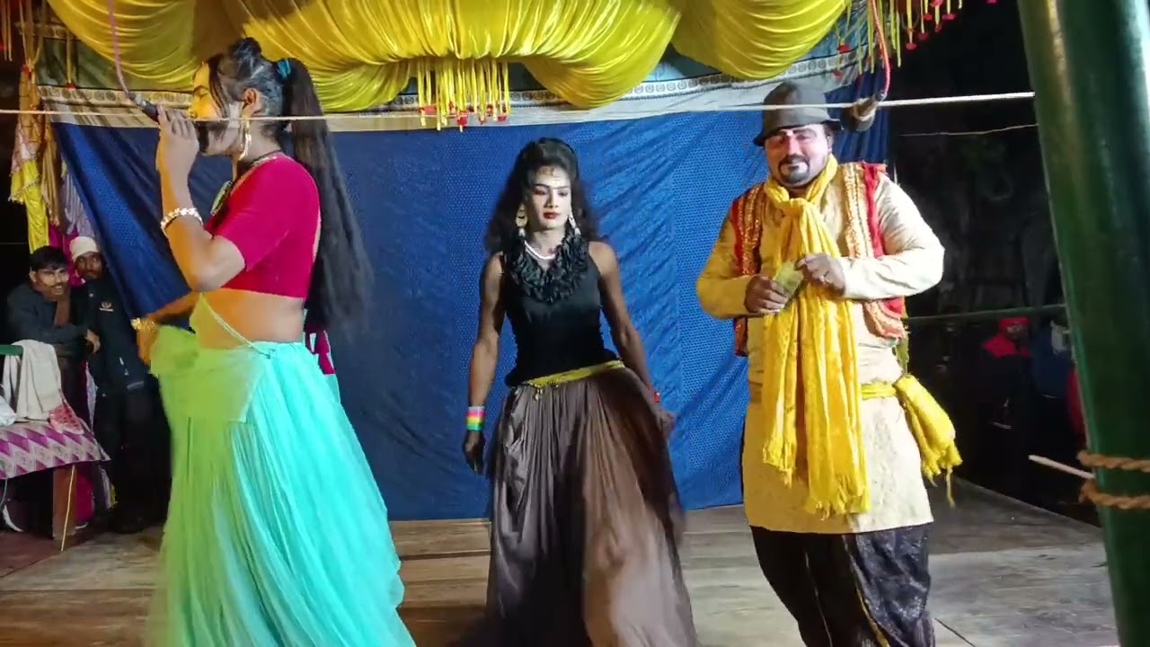 कोई पत्थर से ना मारे मेरे दीवाने को, रंजीत तथा अन्य डांसरों के द्वारा ग्रुप डांस एवं चित्रहार ।