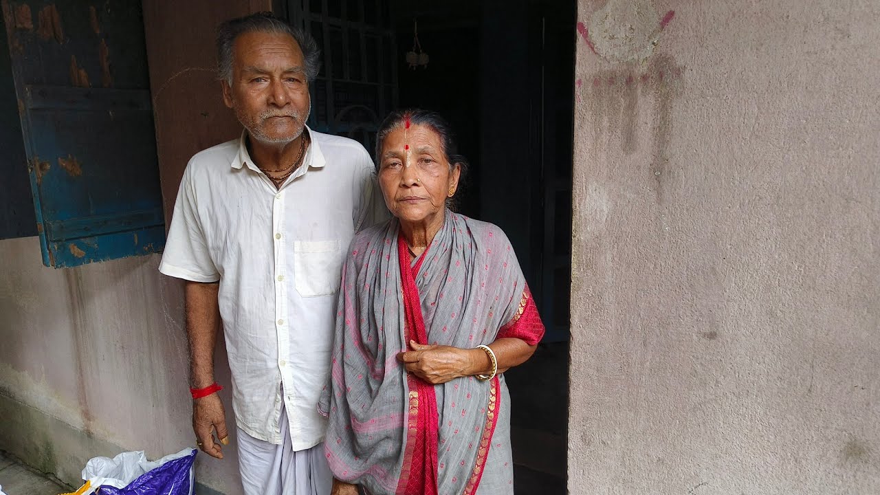।।ছেলেদের বিশ্বাস করে বাড়ি লিখে দিয়েছে।।এখুন সেই বাড়িতেই বাবা মার স্থান নেই।।স্থান পেয়েছে শাশুড়ি।।