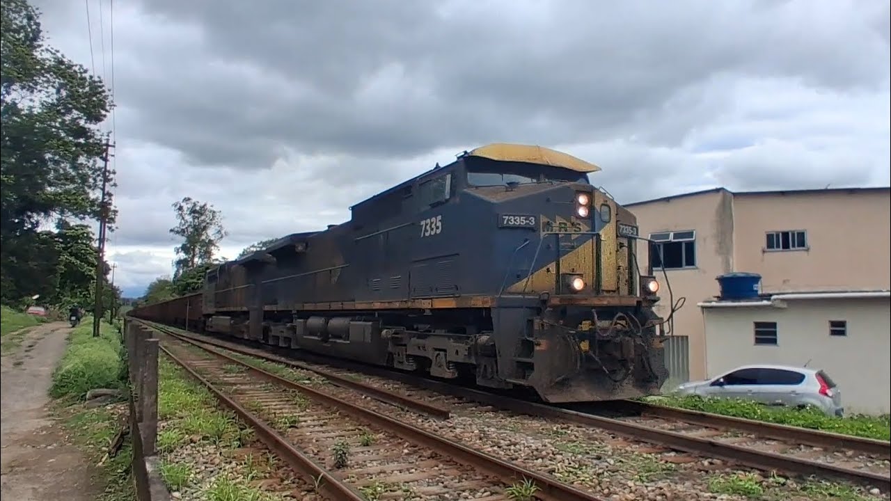 MRS - Trem lotado de minério de ferro seguindo sentido itaguaí.