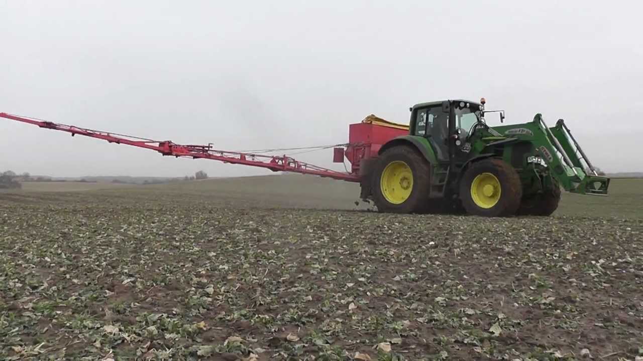 John Deere 7530 mit Rauch Aero 2224 Exaktstreuer