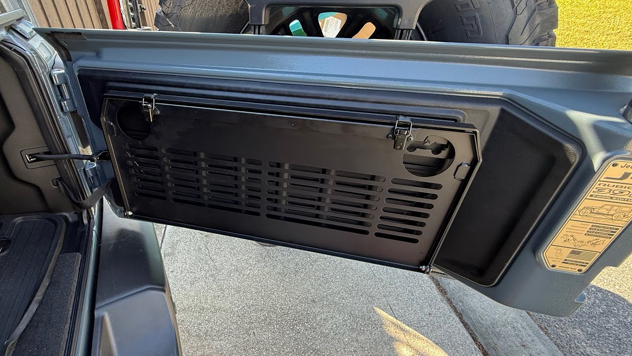 Jeep JL Mopar Tailgate