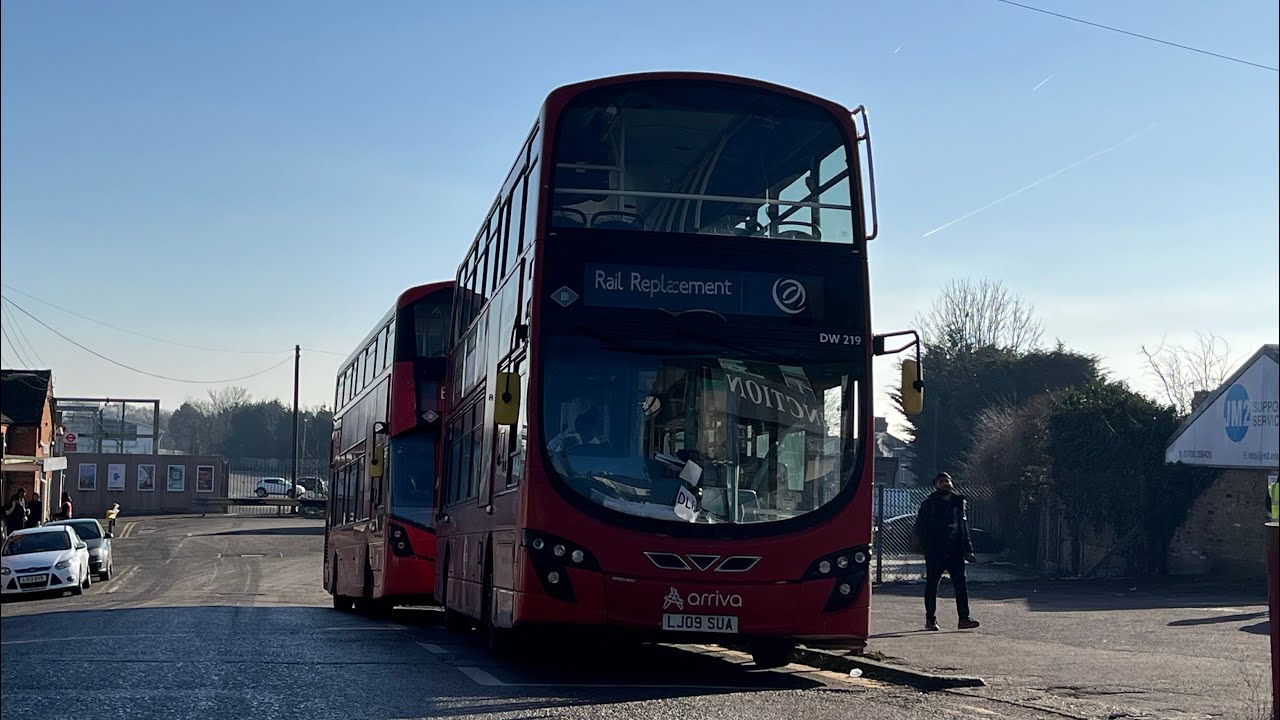 *KICKDOWN GALORE* Journey on District Line RRP (DL-8) towards Upminster. Gemini 2 DW219 (LJ09 SUA)