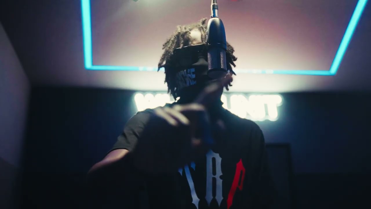 H SMOKE - SMOKE STYLE (WhoRunItUK Performance)