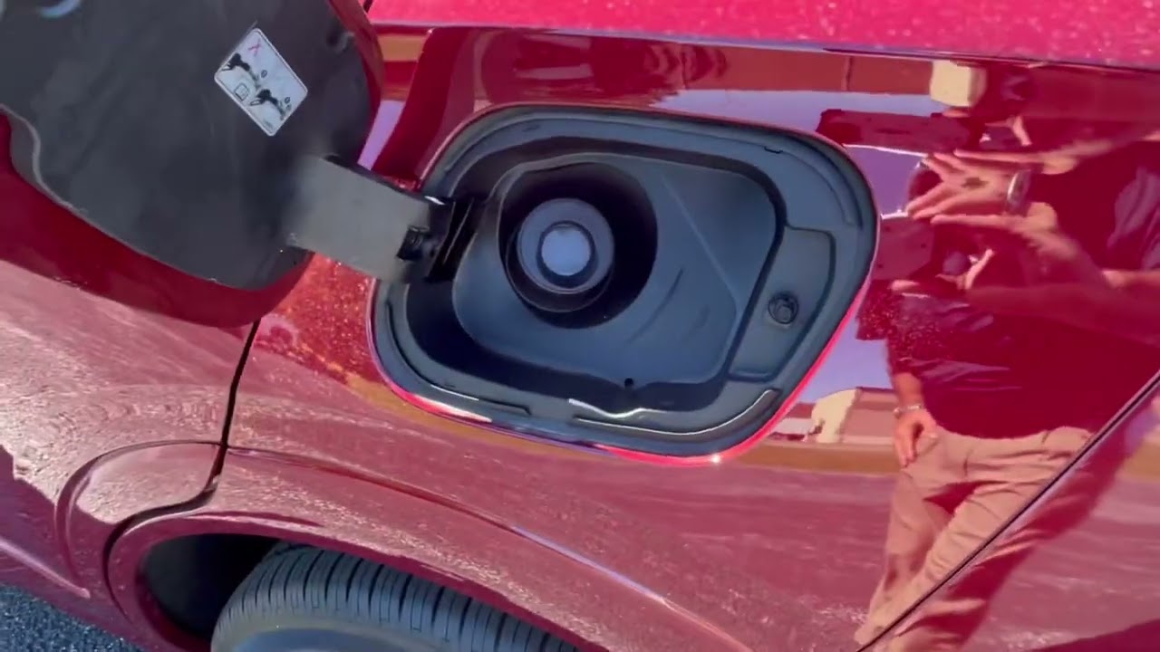 Walk around tour of the AWD 2023 Buick Encore GX Select Sport Touring