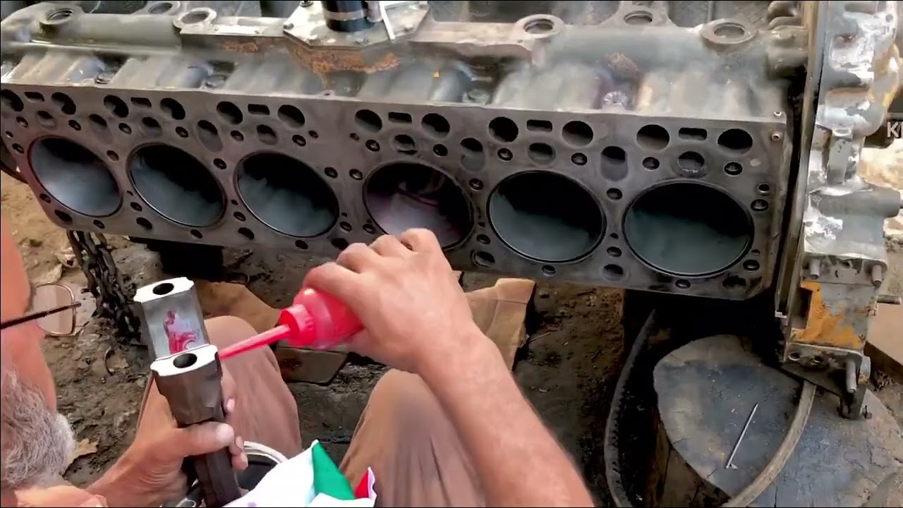 Iveco 6 cylinder Diesel  Engine installing  piston
