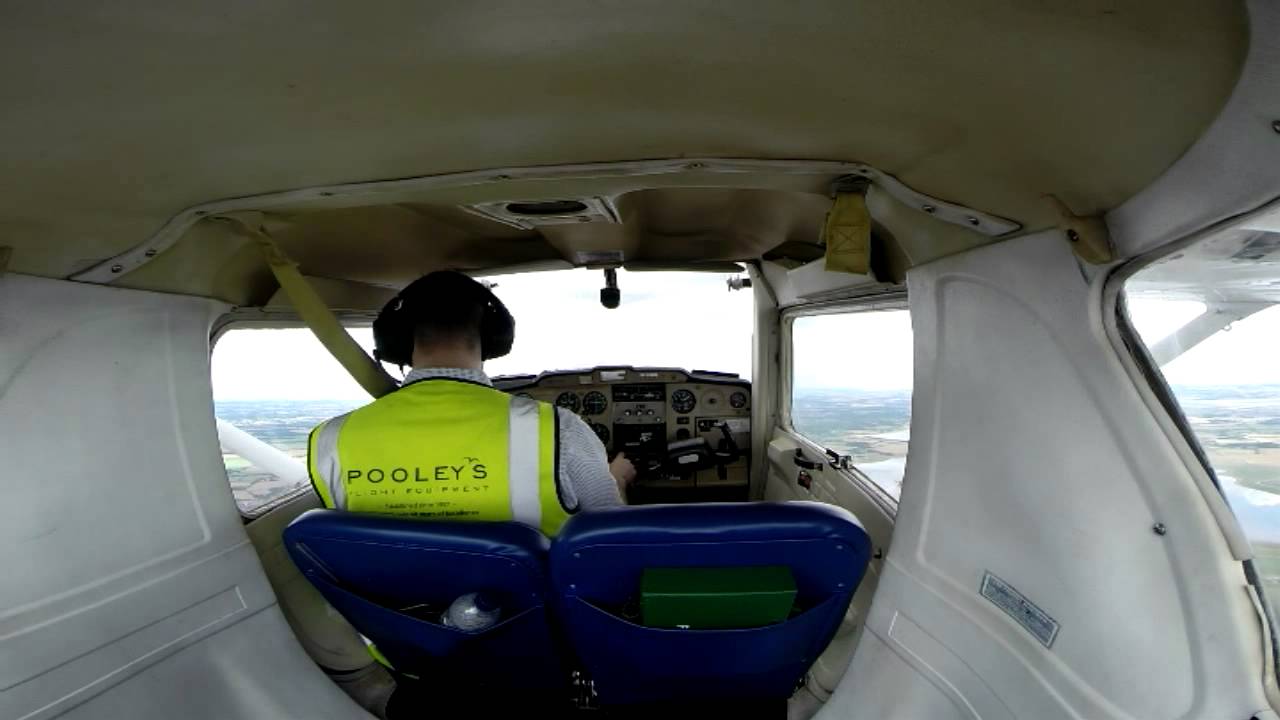 Learn to Fly - First Solo Navigation Flight with Air Traffic Control (ATC)