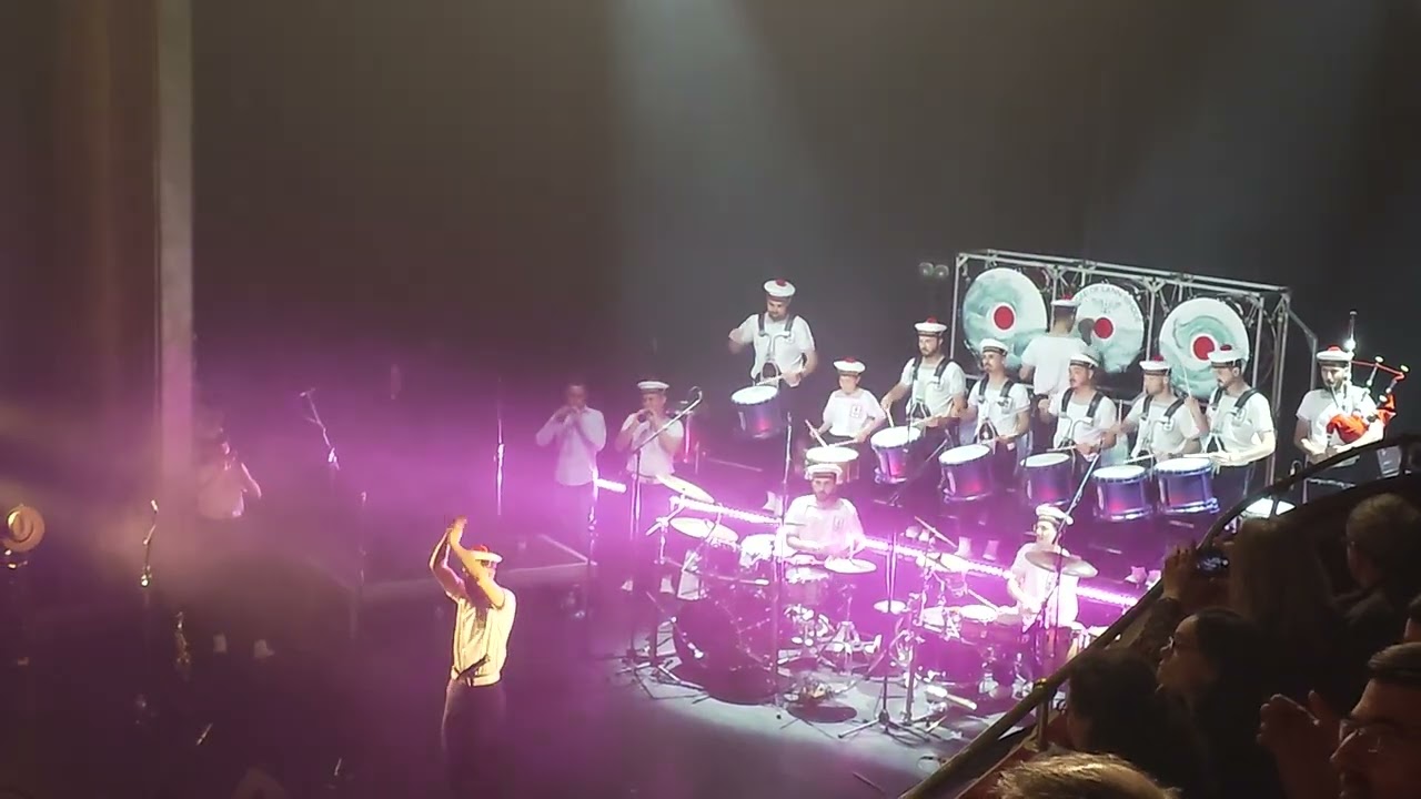 Bagad de Lann-Bihoué / Azerty @Folies Bergères Paris - 2025 03 30