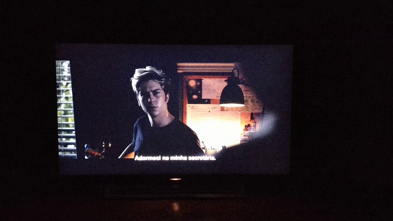 Sony 43xe8096 at night