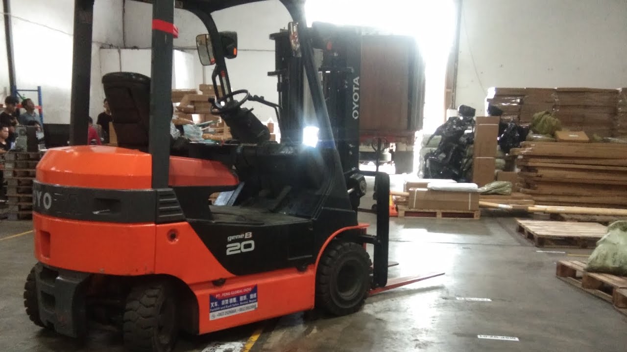 Project PT. SF Warehouse Surabaya by forklift toyota counterbalance electric part 1