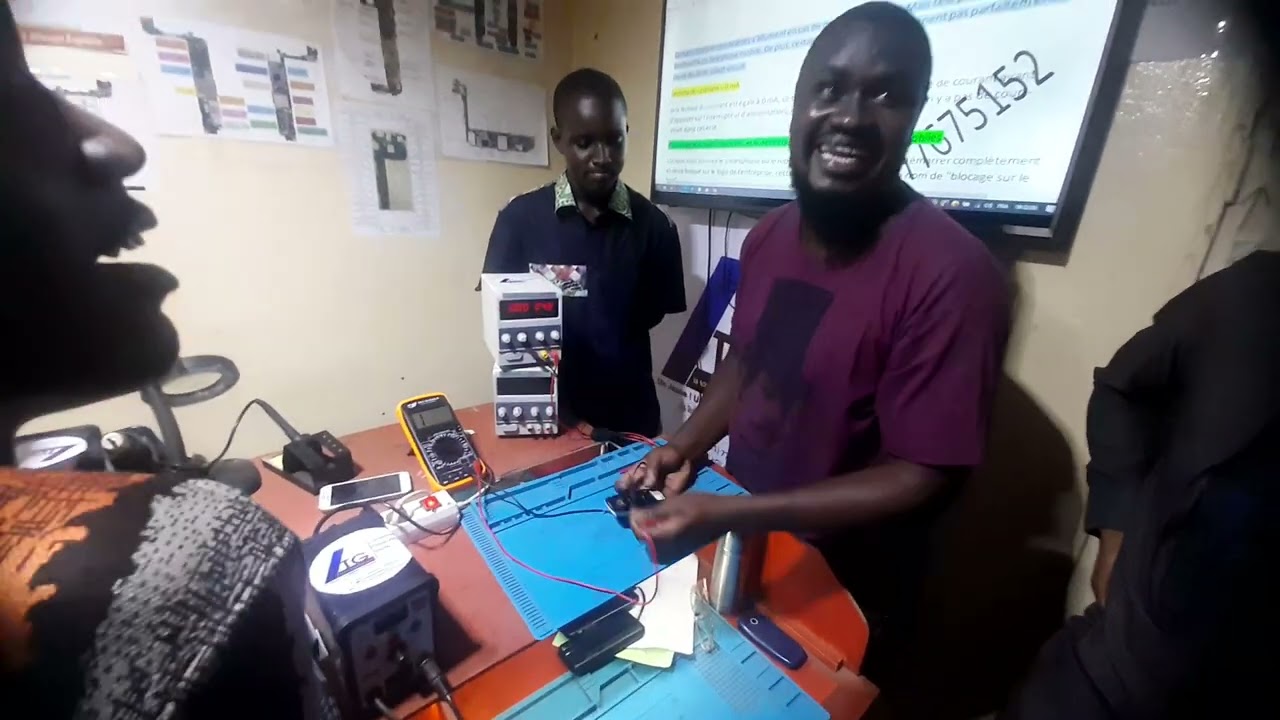 Utilité du DC power supply en réparation électronique des smartphones.