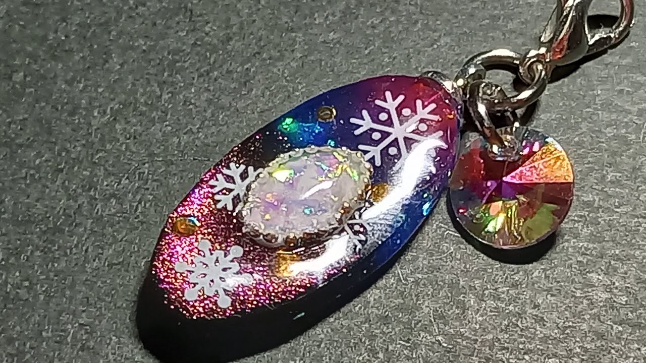 UVレジン　雪の結晶とオパールの偏光マスクチャームを作ってみた　resin