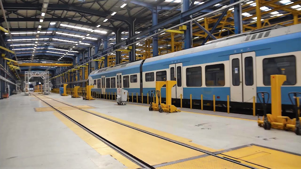 👈شوفو كيف ترفع القطارات ليتم صيانتها في الورشات المجهزة بأحدث المعدات 👍SNTF MAINTENANCE