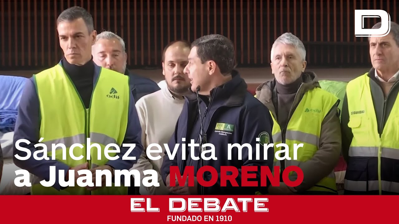 S&aacute;nchez evita mirar a Juanma Moreno cuando hace alusi&oacute;n al Gobierno Central