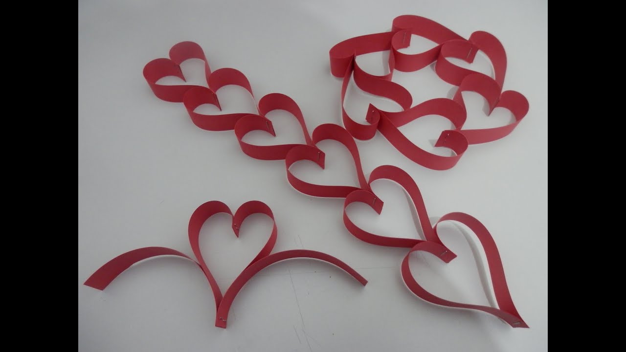 Tirinha/ cortininha de corações de papel - Tutorial