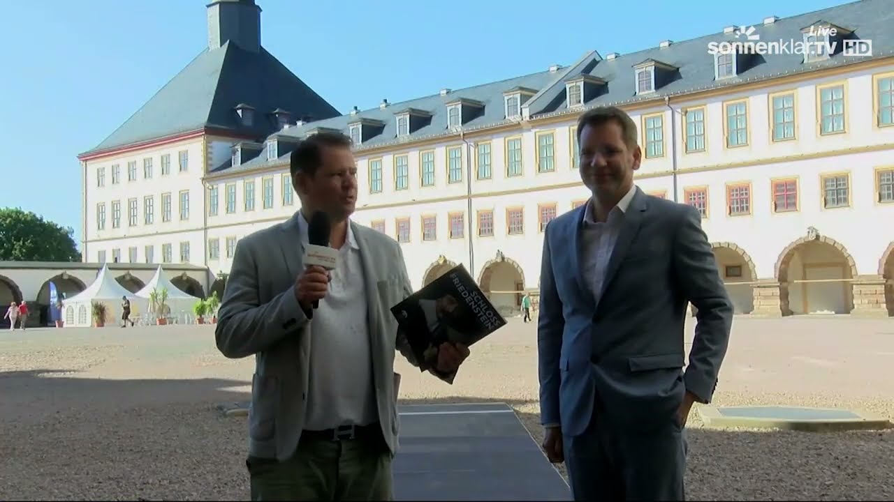 Der große Schlosshof von Schloss Friedenstein in Gotha | Dr. Pfeifer-Helke im Interview